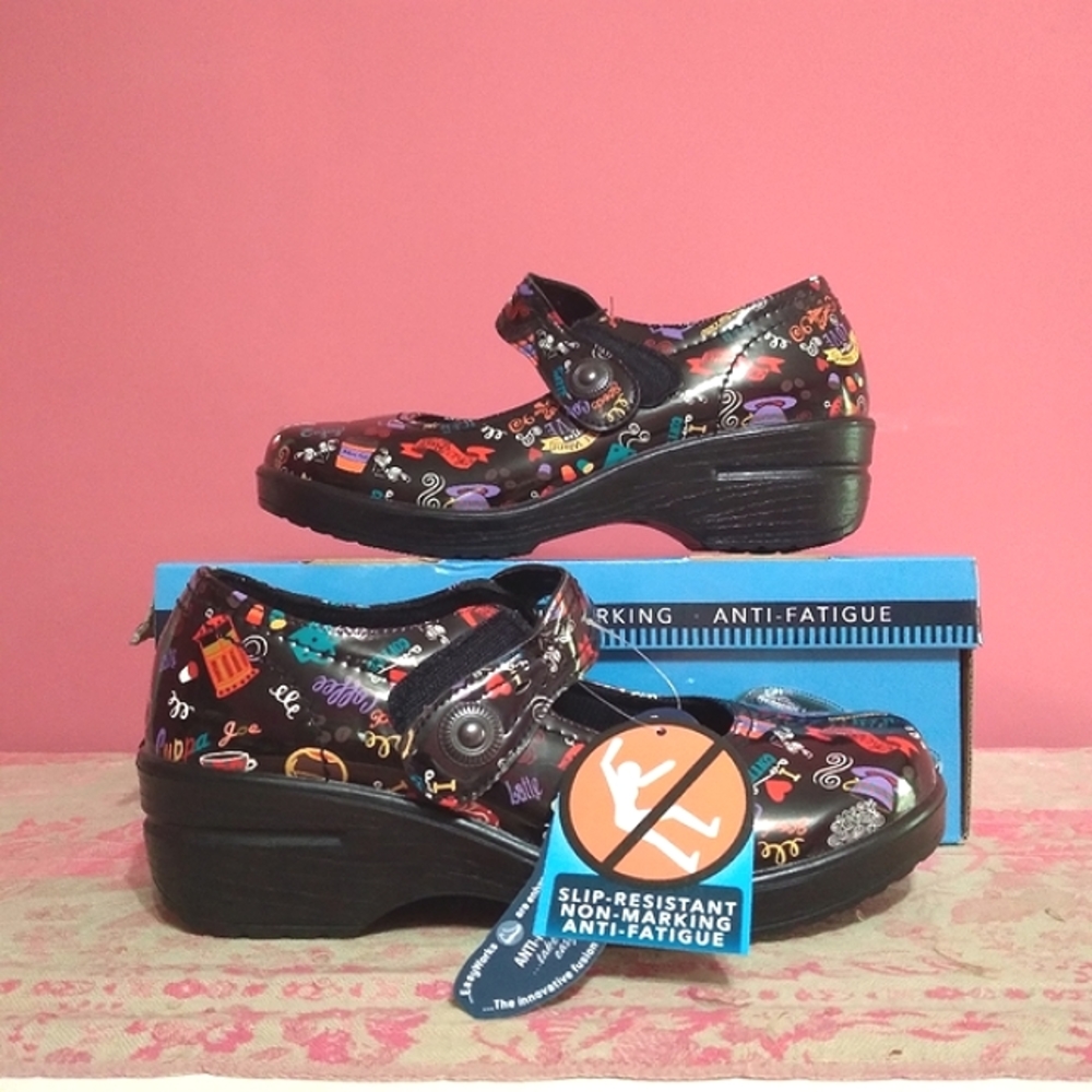 NWT, Easy Works by Easy Street Maryjane Clogs - Wide, 9